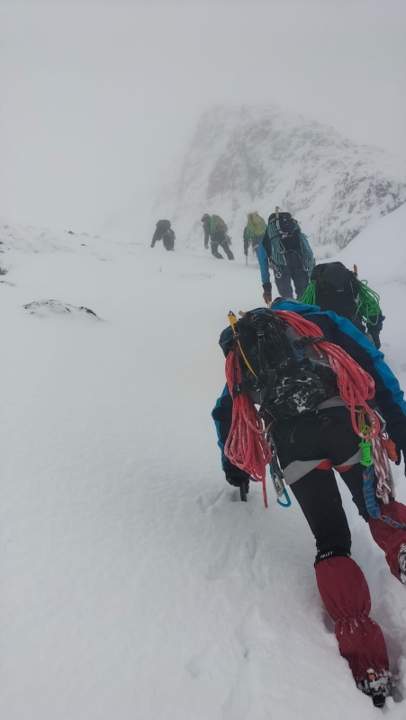 CAF Alpinisme 2025-02-08 Val d'Enfer Montée sous la neige