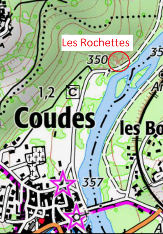 Coudes vieux village à gauche avant le vieux pont